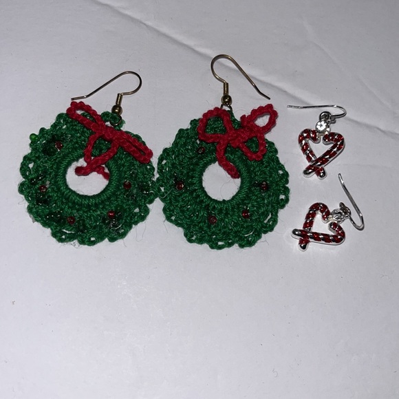 Vintage set Holiday Wreath Earrings - Handmade Jewelry Classic Christmas - Picture 1 of 3